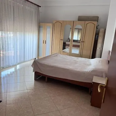 Apartment Spacious Urban In